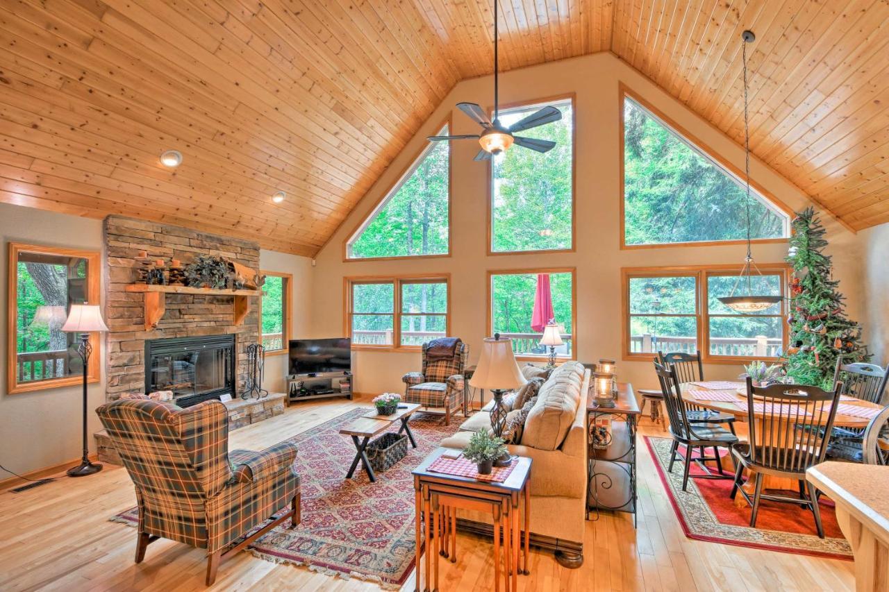 Andrews Cabin With Deck, Grill, Fire Pit And Game Room Exterior photo