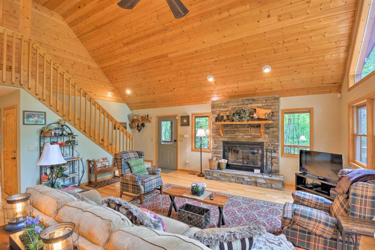 Andrews Cabin With Deck, Grill, Fire Pit And Game Room Exterior photo