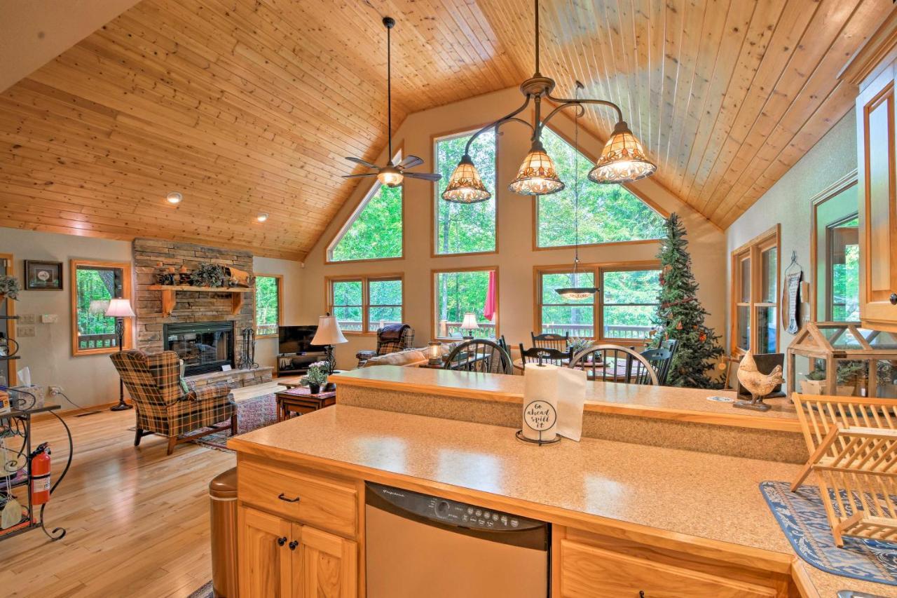 Andrews Cabin With Deck, Grill, Fire Pit And Game Room Exterior photo