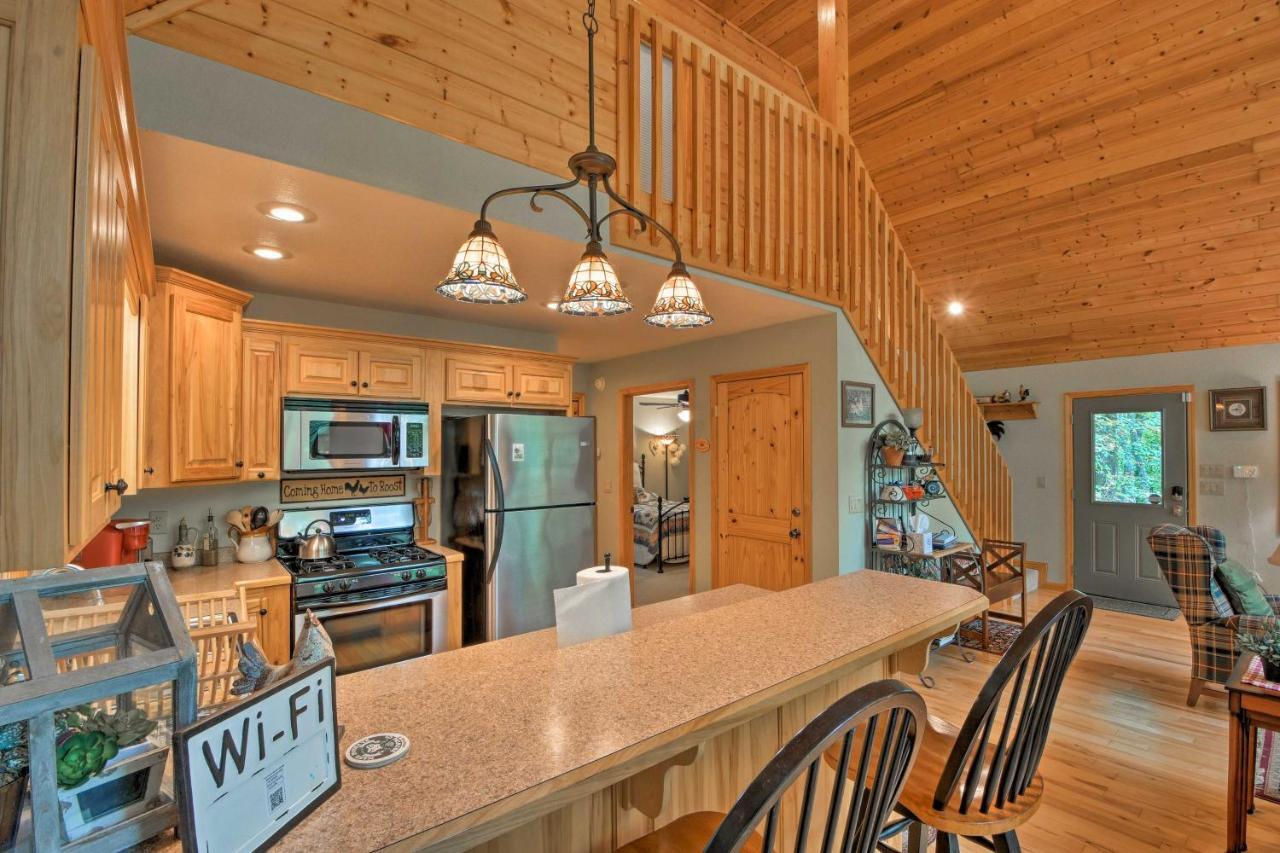 Andrews Cabin With Deck, Grill, Fire Pit And Game Room Exterior photo